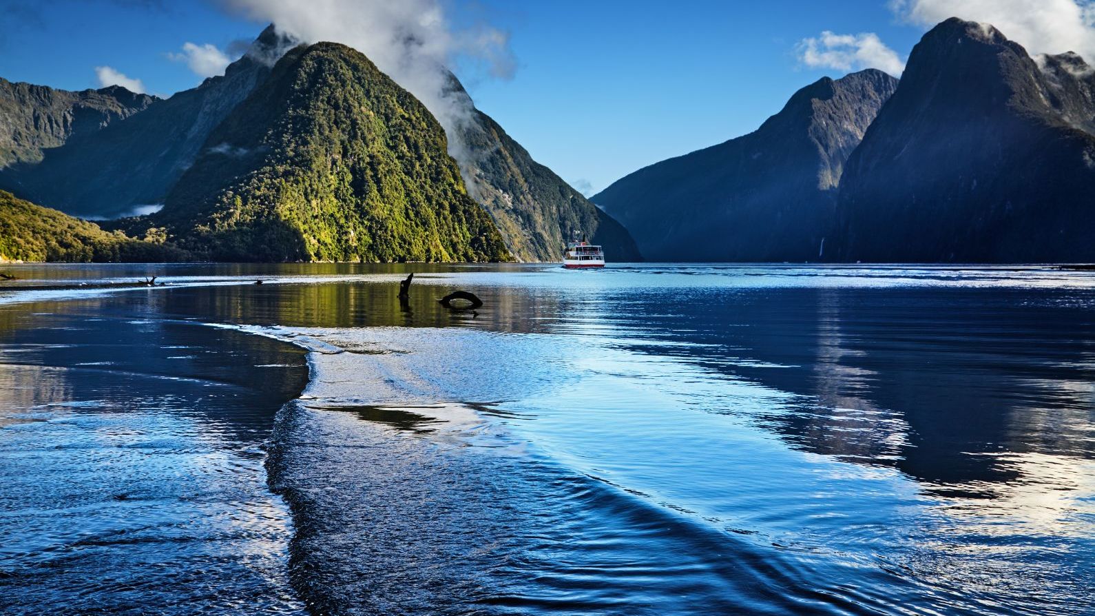 10 Best Natural Wonders in New Zealand (plus 3 bonus attractions)
