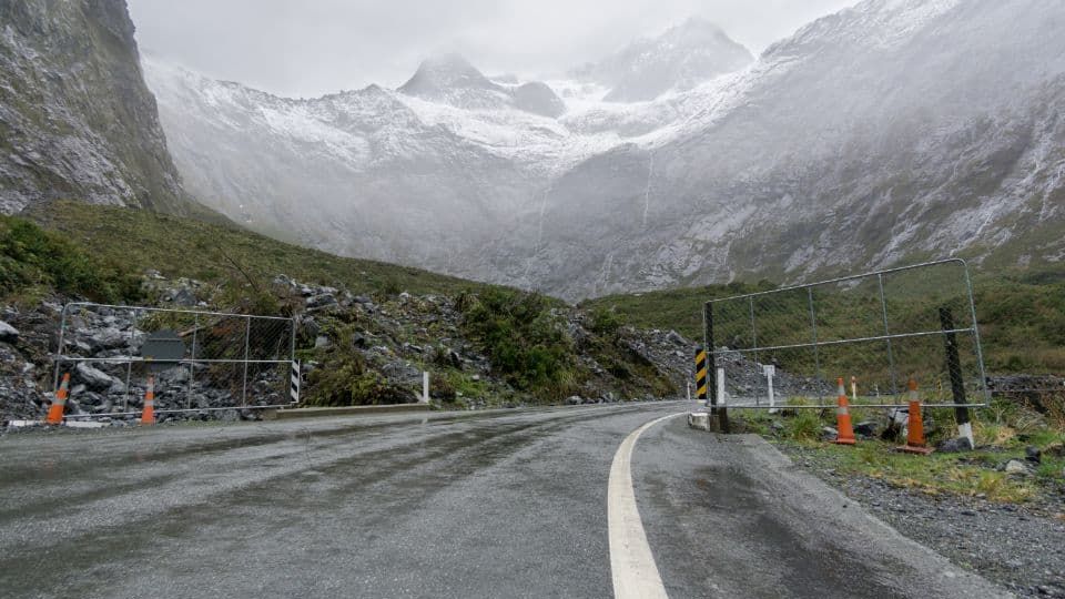 Car Hire in Queenstown: What to Expect on Mountain Roads