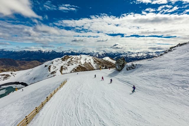How to Plan the Perfect Ski Trip in New Zealand