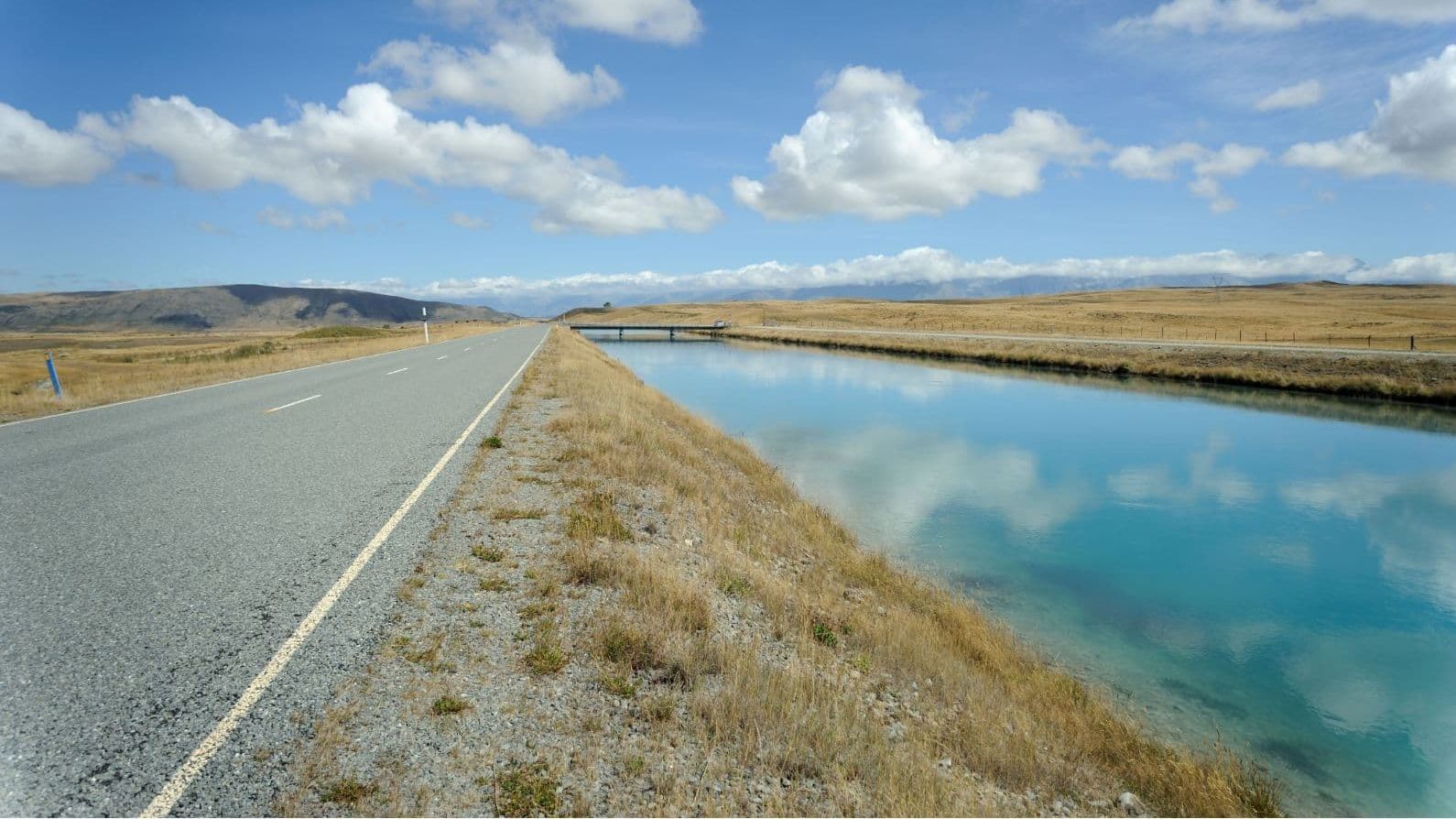 Driving Christchurch to Queenstown: Best Stops, Route Options & Local RaD Tips